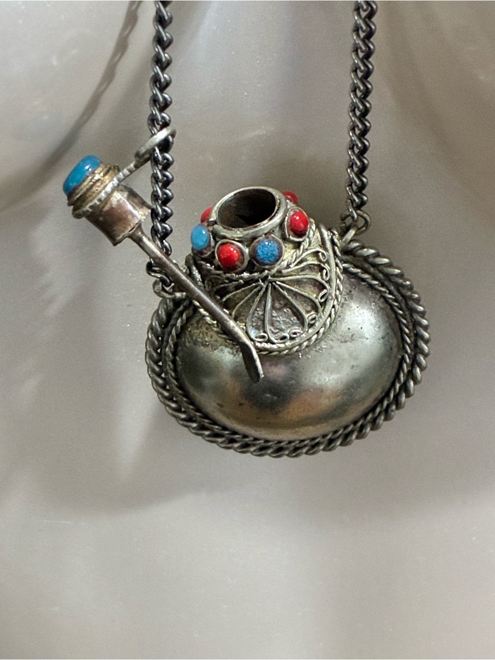 Antique-Style Silver Snuff Pendant Necklace with Red and Turquoise Color Accents